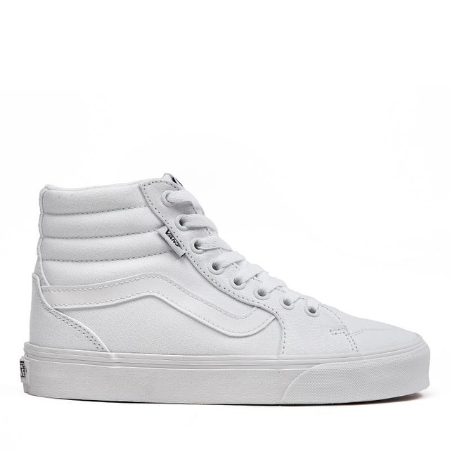https://rubinoshoes.com/collections/all/products/113608-wht 